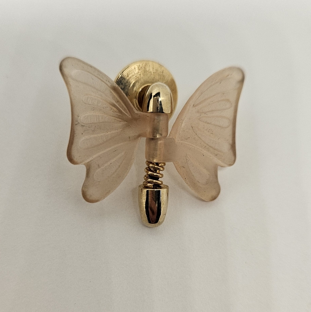 Avon Butterfly Pin Pink Movable Wings Gold Tone Vintage